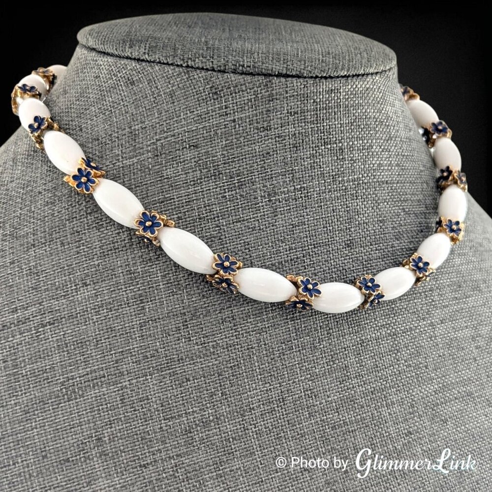 Vintage Crown Trifari Blue Enamel Floral Lucite Choker Necklace - Picture 2 of 9
